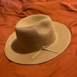 Simple chic khaki hat. Purchased in 2023. Only worn one time for a winery event.